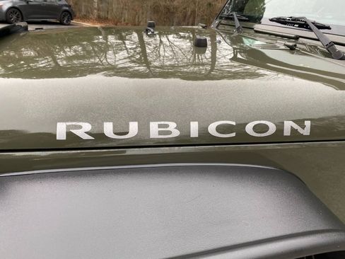Used 2015 Jeep Wrangler Unlimited Rubicon w/ Connectivity Group AWD/4WD image 12