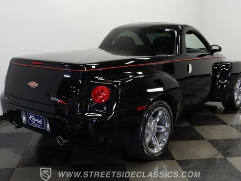 Used 2006 Chevrolet SSR w/ Preferred Equipment Group image 10