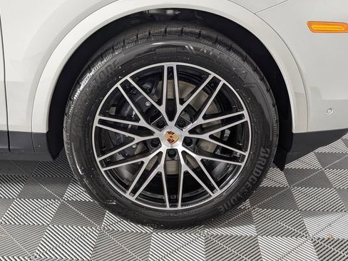 New 2026 Porsche Cayenne image 14