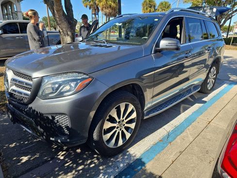 Used 2017 Mercedes-Benz GLS 450 4MATIC image 2