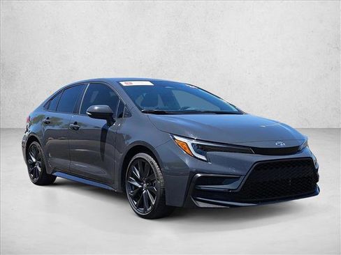 Used 2024 Toyota Corolla SE w/ SE Premium Package FWD image 3