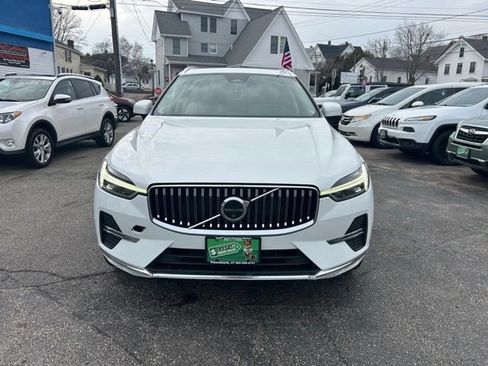 Used 2023 Volvo XC60 B5 Plus AWD/4WD image 3
