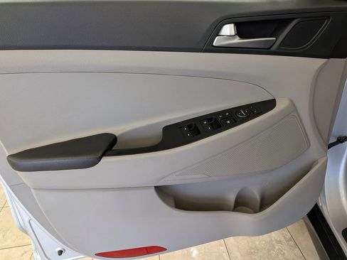 Used 2019 Hyundai Tucson Value AWD/4WD image 15