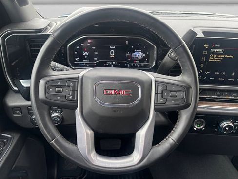 Used 2024 GMC Sierra 1500 Elevation image 12