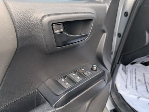 Used 2023 Toyota Tacoma SR AWD/4WD image 9