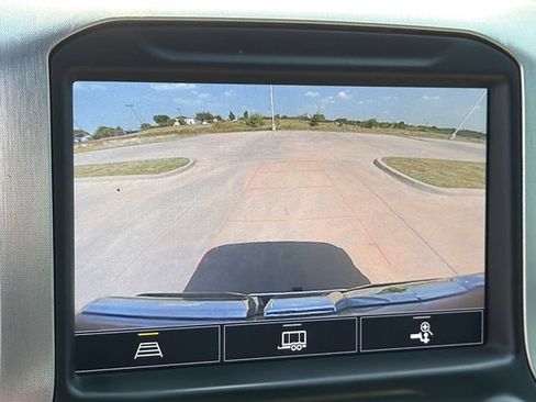 Used 2022 GMC Sierra 1500 SLT AWD/4WD image 26