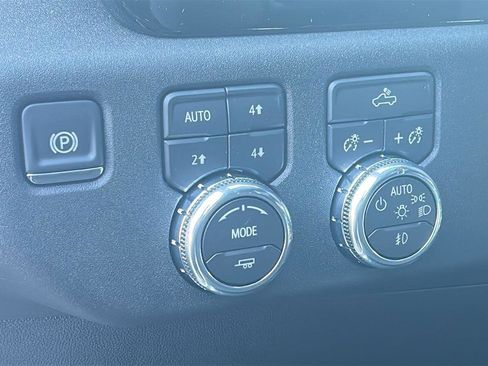 New 2026 GMC Sierra 1500 Elevation image 18