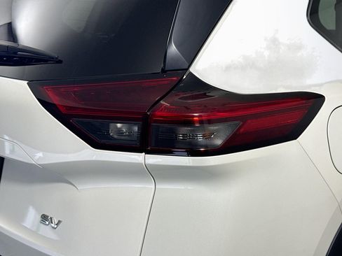 Used 2023 Nissan Rogue SV FWD image 33