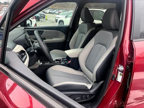 New 2026 Subaru Forester Premium AWD/4WD image 9