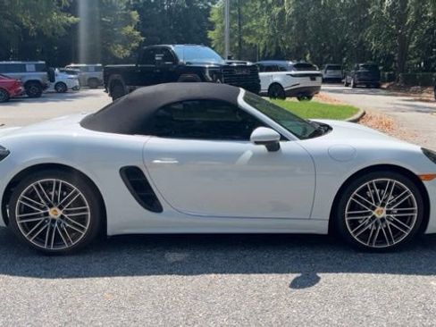 Used 2022 Porsche 718 Boxster RWD image 11
