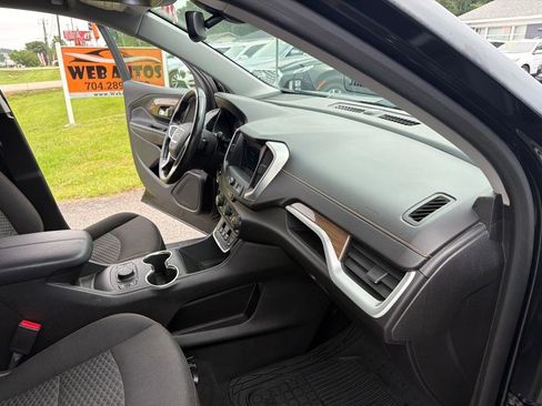 Used 2018 GMC Terrain SLE w/ Driver Convenience Package FWD image 16