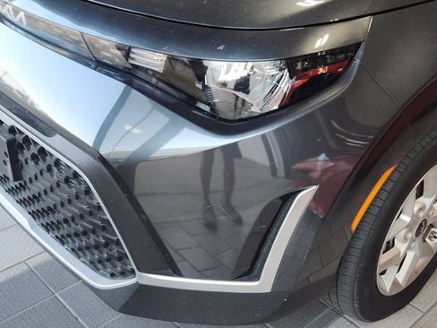 Used 2025 Kia Soul LX w/ LX Technology Package FWD image 8