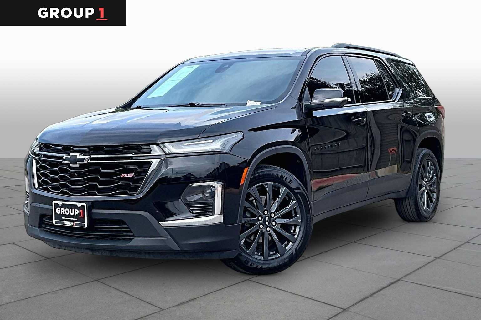 Used 2023 Chevrolet Traverse RS FWD image 1