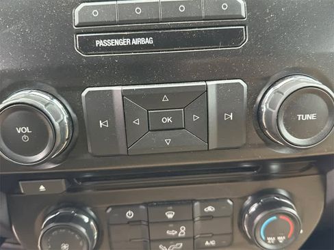 Used 2015 Ford F150 XLT image 26