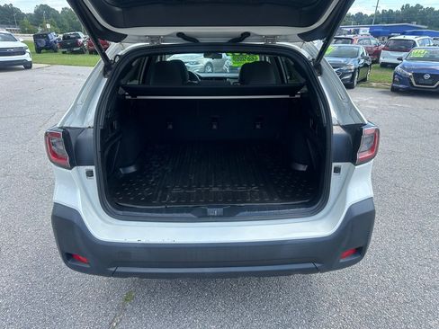 Used 2023 Subaru Outback Premium AWD/4WD image 10