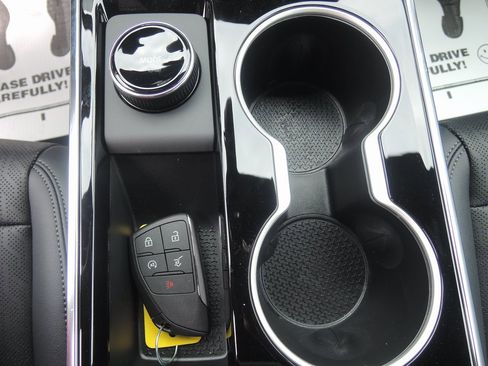 New 2026 Chevrolet Equinox LT w/ Convenience Package II image 21