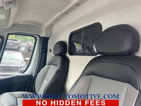 Used 2023 RAM ProMaster 2500 FWD image 3