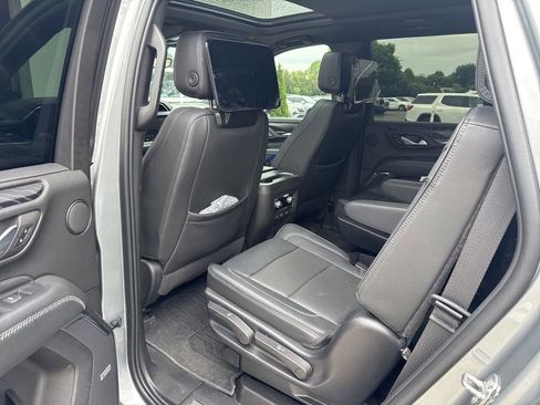 Used 2023 GMC Yukon Denali w/ Denali Reserve Package RWD image 14