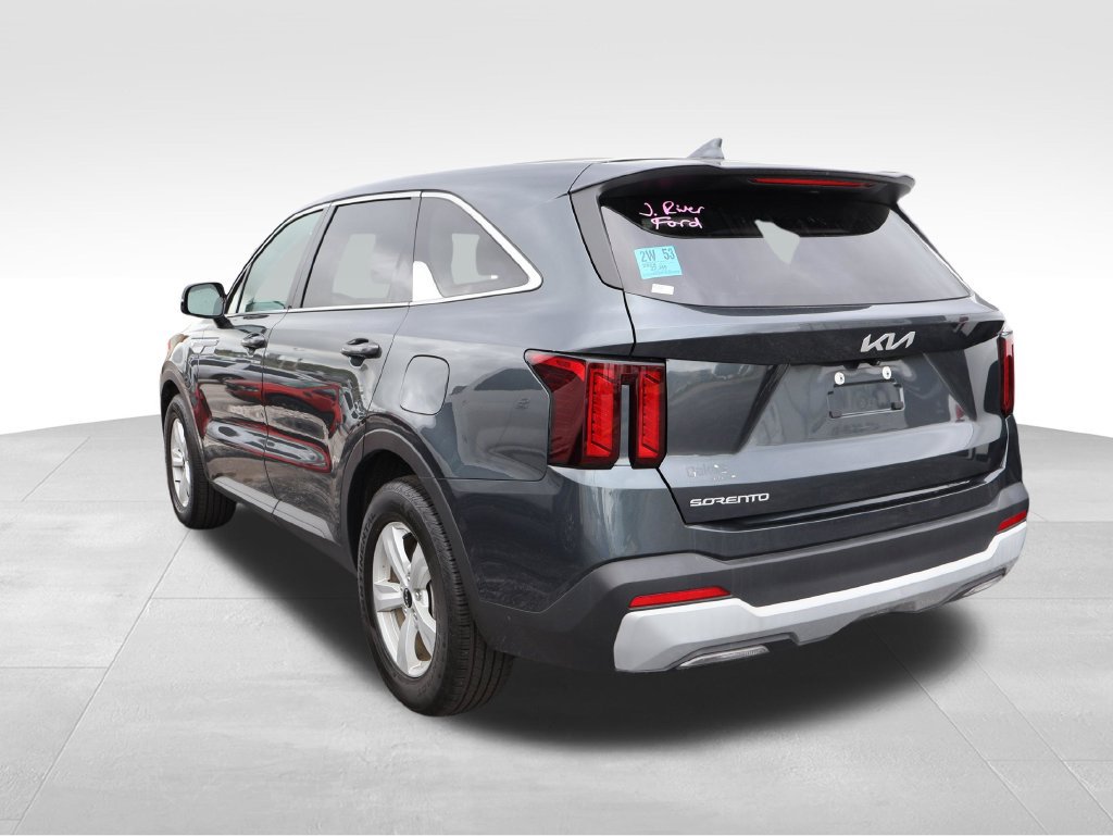 Used 2024 Kia Sorento LX FWD image 23