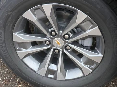 New 2026 Chevrolet Equinox LT w/ Convenience Package II AWD/4WD image 18