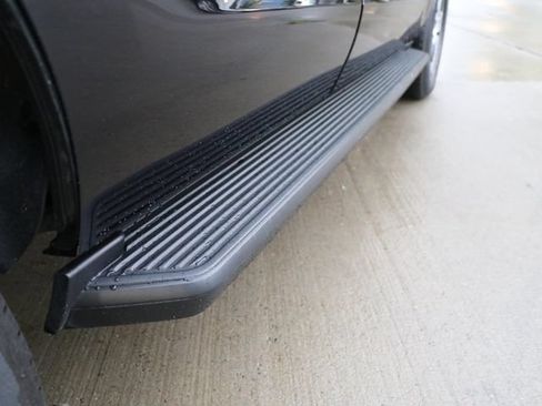 Used 2025 Ford Expedition Active RWD image 9