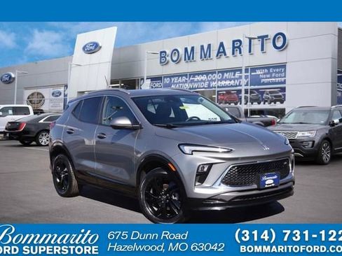 Used 2024 Buick Encore GX Sport Touring image 1