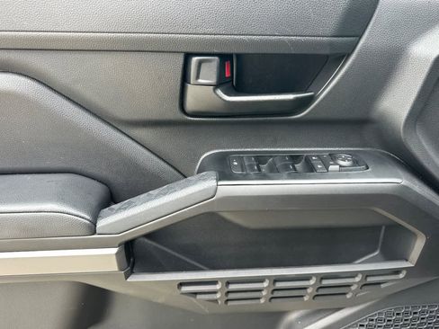 Used 2025 Toyota Tacoma SR5 w/ SR5 Upgrade Package image 10