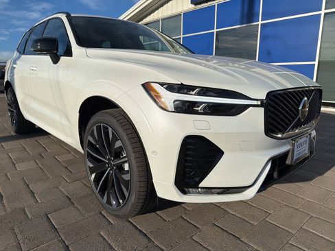 New 2026 Volvo XC60 B5 Ultra w/ Climate Package image 2