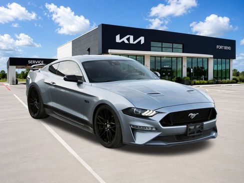 Used 2023 Ford Mustang GT Premium RWD image 3