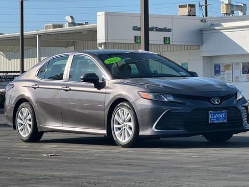 Used 2023 Toyota Camry LE image 2
