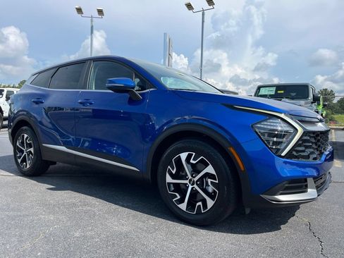Used 2025 Kia Sportage EX FWD image 40