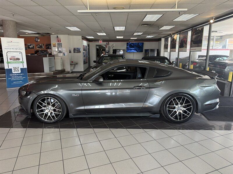 Used 2017 Ford Mustang GT w/ GT Performance Package RWD image 2