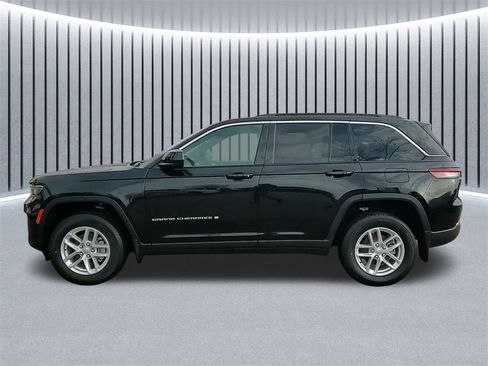 New 2025 Jeep Grand Cherokee Laredo X w/ Luxury Tech Group I image 16