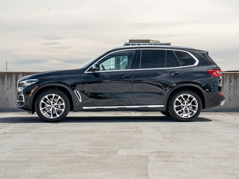 Used 2019 BMW X5 xDrive40i w/ Premium Package 2 AWD/4WD image 3