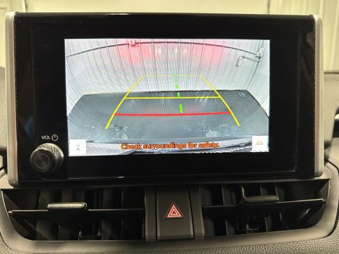 Used 2024 Toyota RAV4 XLE AWD/4WD image 29