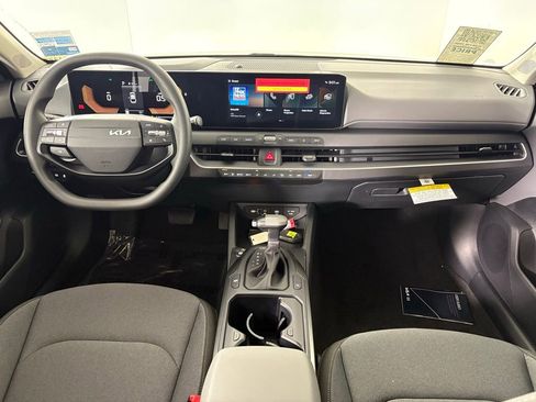 New 2026 Kia K4 LXS image 36