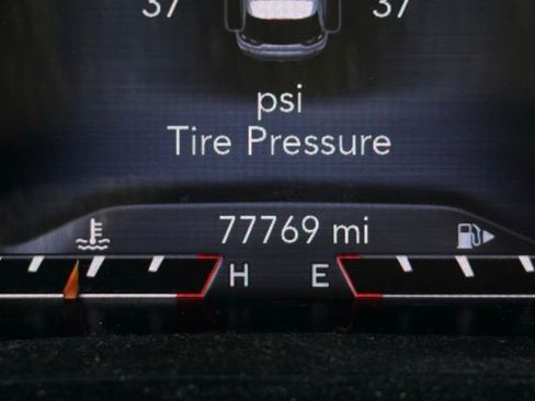 Used 2021 Jeep Cherokee Latitude Lux w/ Comfort/Convenience Group image 28