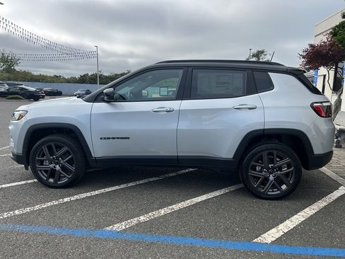 New 2026 Jeep Compass Limited image 9