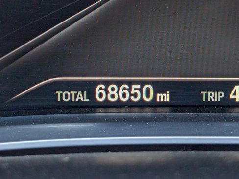 Used 2018 BMW 740i image 17