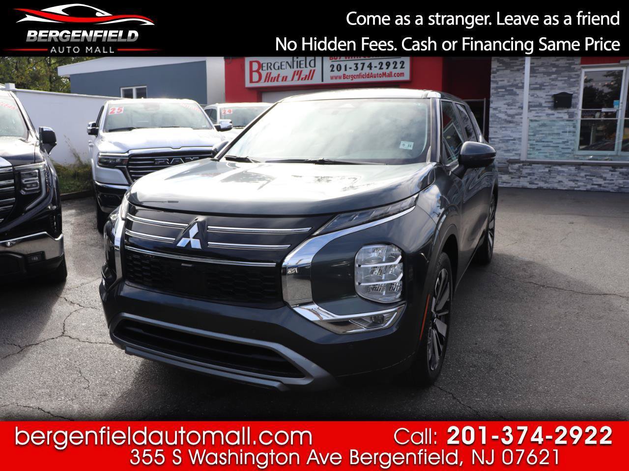 Used 2025 Mitsubishi Outlander SE FWD image 1
