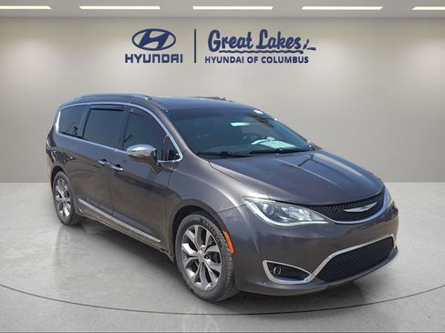 Used 2020 Chrysler Pacifica Limited FWD image 7