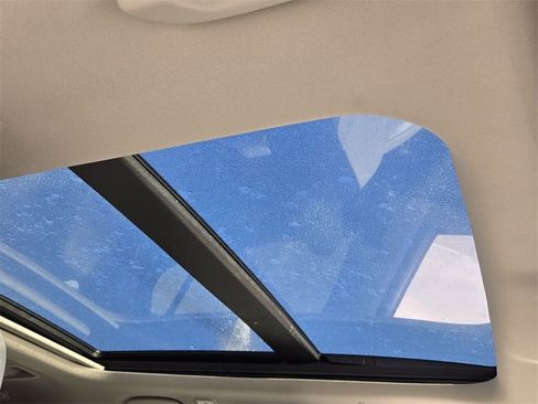 Certified 2023 Honda Pilot Touring image 17