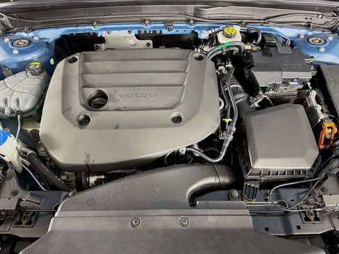 Used 2023 Volvo XC40 B5 Ultimate w/ Protection Package Premier image 32