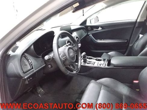 Used 2018 Kia Stinger Premium image 10