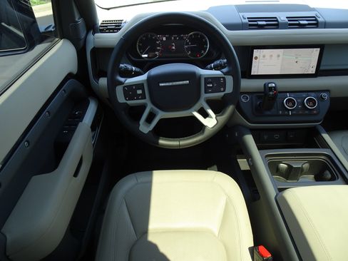 Certified 2023 Land Rover Defender 110 S AWD/4WD image 17