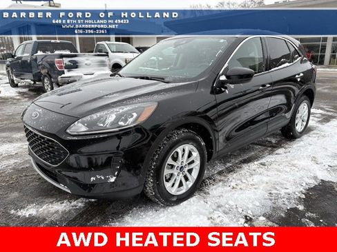 Used 2020 Ford Escape SE image 1