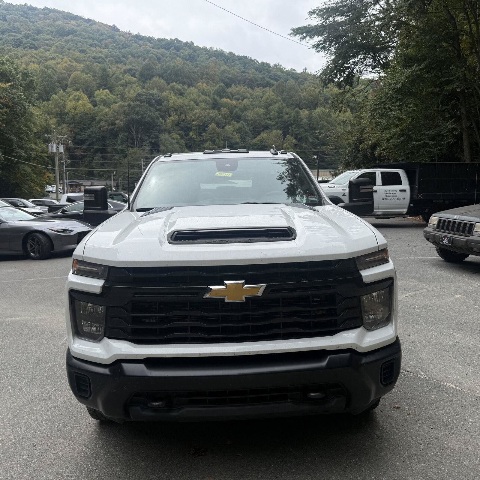 Used 2024 Chevrolet Silverado 2500 W/T AWD/4WD image 3