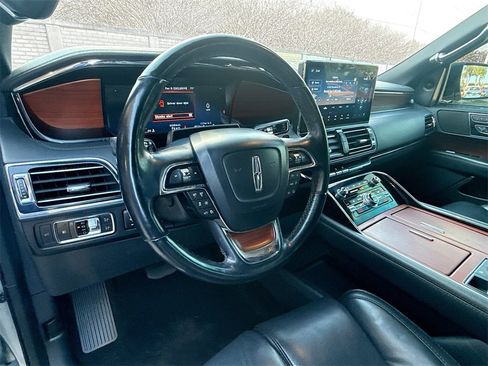Used 2022 Lincoln Navigator L Reserve image 12