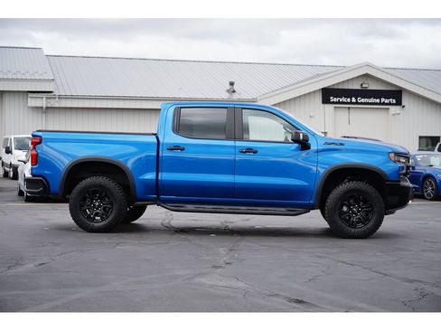 Used 2024 Chevrolet Silverado 1500 ZR2 image 2