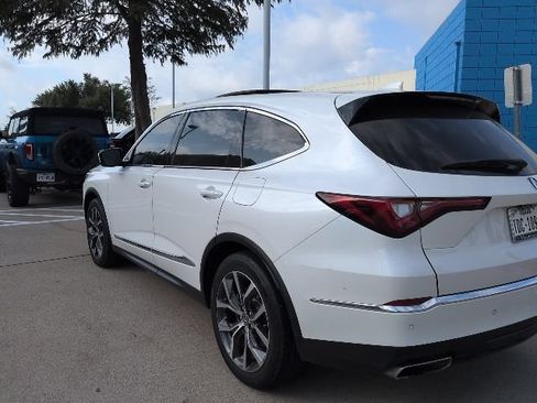 Used 2023 Acura MDX w/ Technology Package FWD image 4
